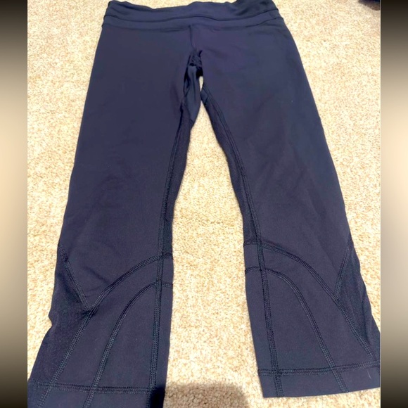 SOLD ON EBAY Lululemon crop leggings sz 6 - Picture 1 of 3